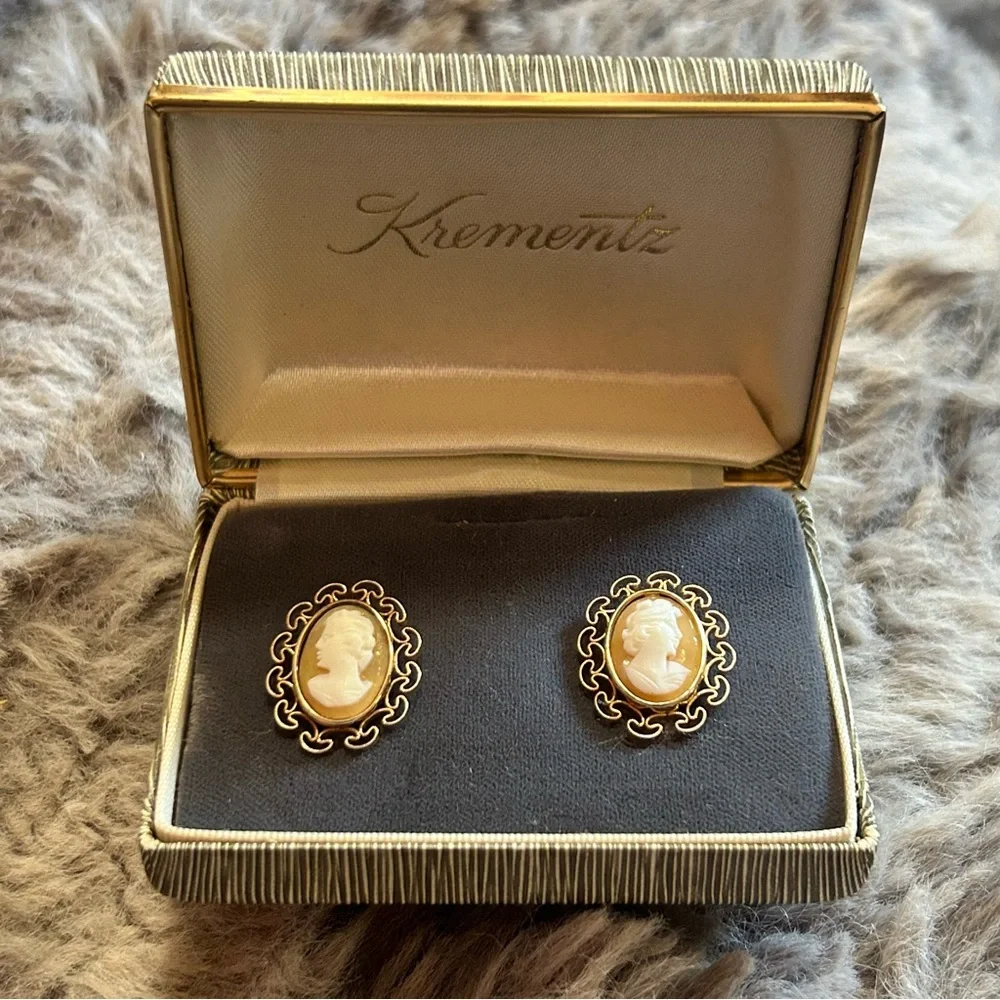 Vintage Krementz genuine carved shell cameo 14kt gold overlay earrings with box